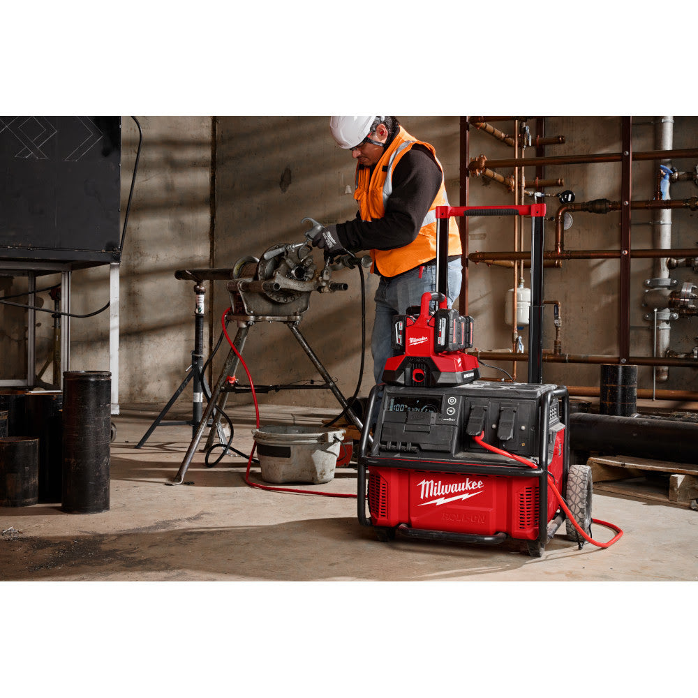 Milwaukee 3300R ROLL-ON 7200W/3600W 2.5kWh Power Supply - 13