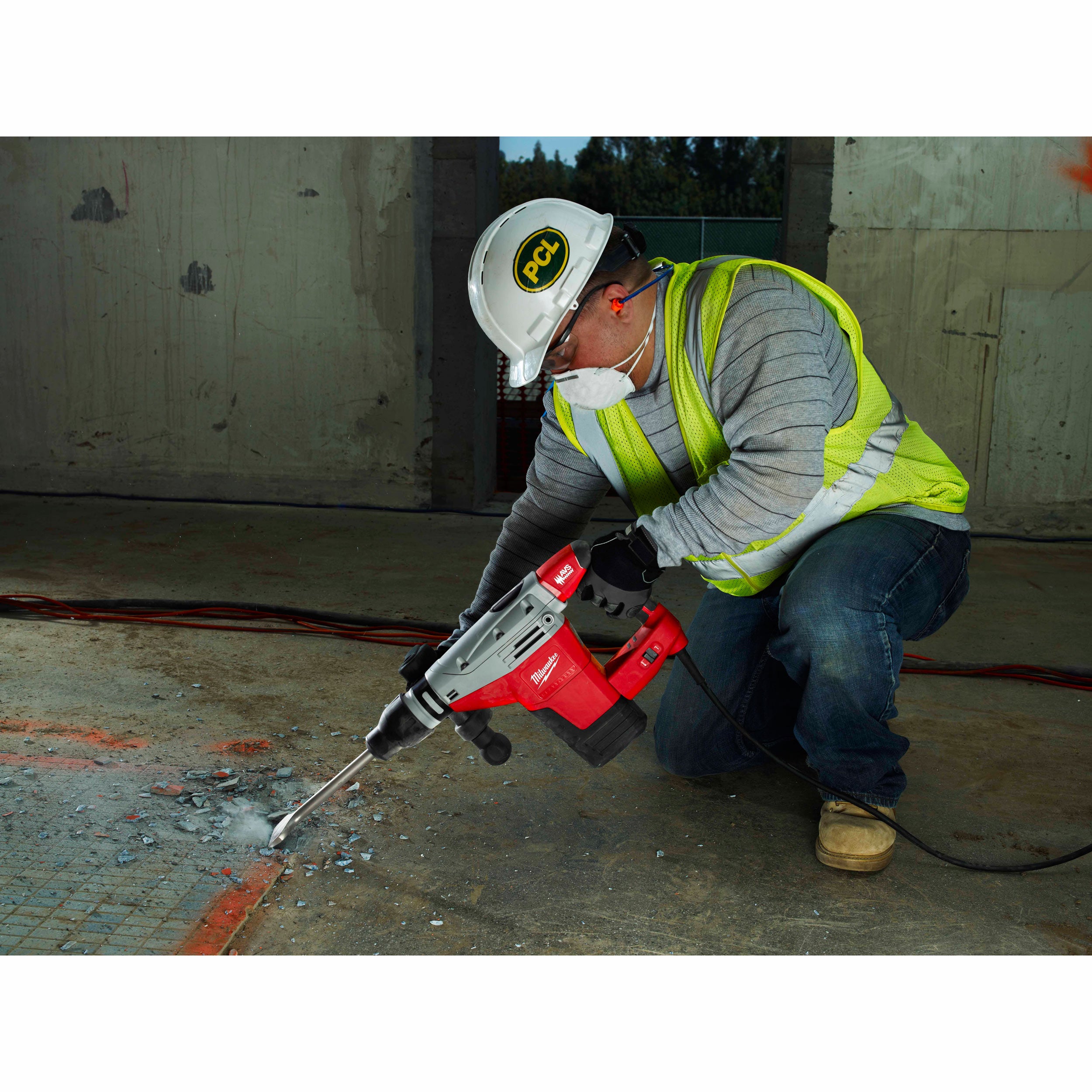 Milwaukee 5446-21 SDS-Max Demolition Hammer - 2